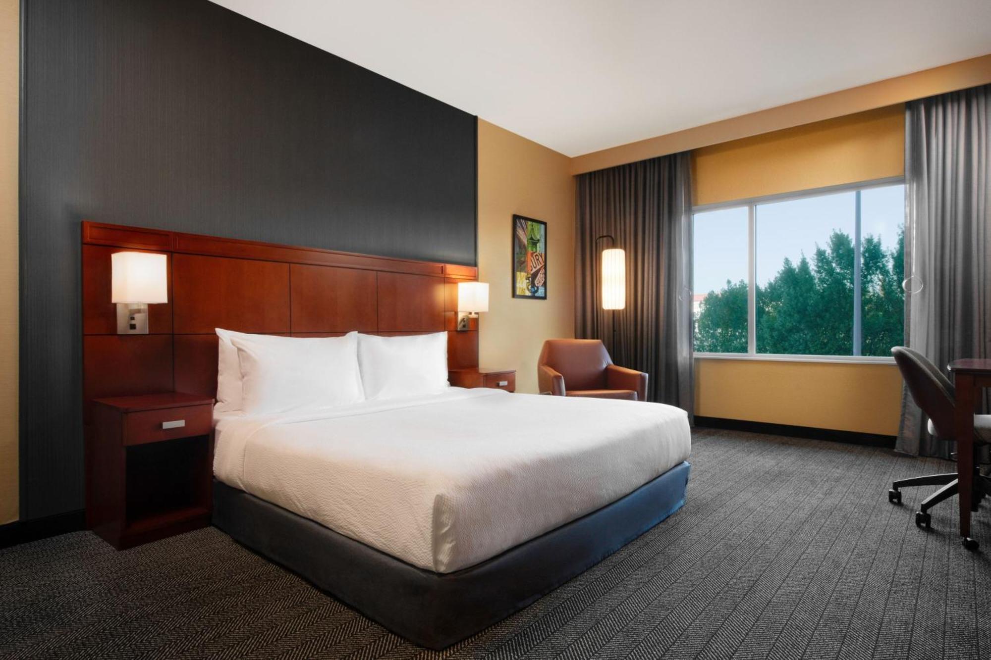 Courtyard By Marriott San Jose North/ Silicon Valley Екстериор снимка
