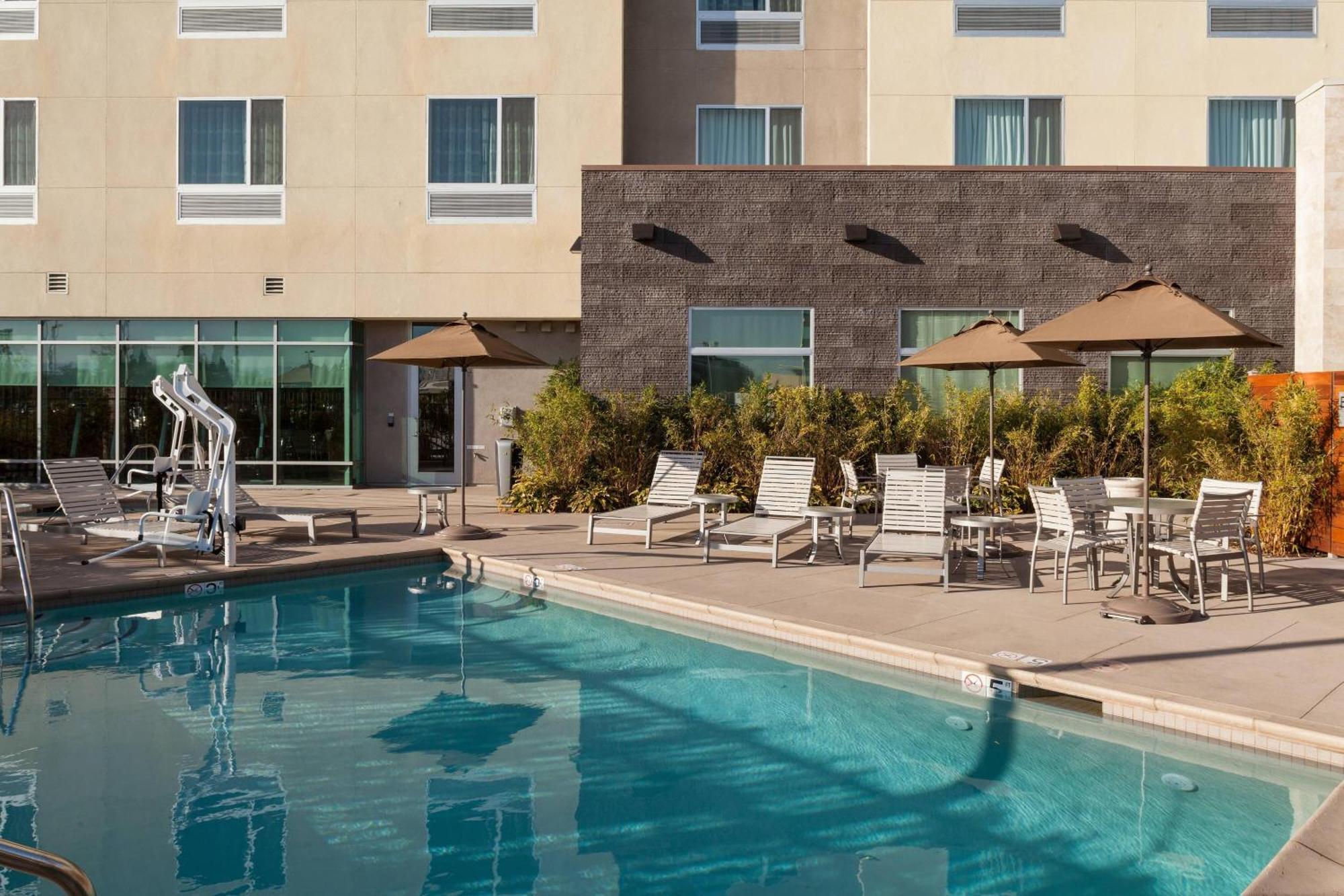 Courtyard By Marriott San Jose North/ Silicon Valley Екстериор снимка